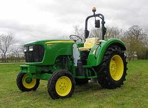 John Deere 5055E
